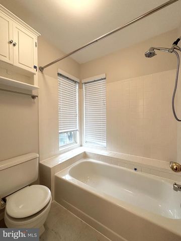5700 MEDALLION CT, Alexandria, VA 22303