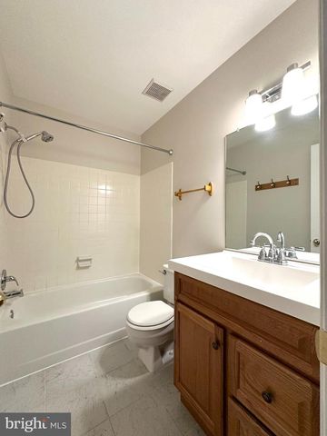 5700 MEDALLION CT, Alexandria, VA 22303