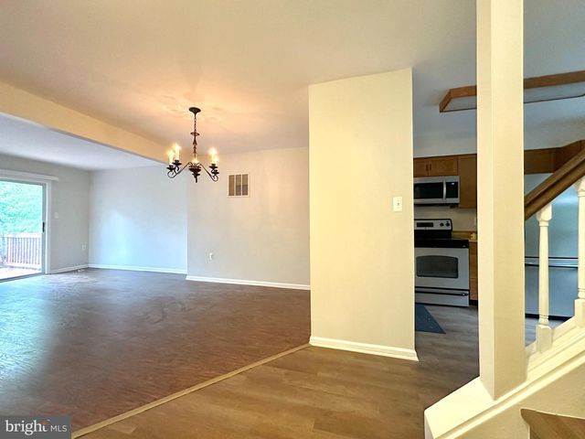 5700 MEDALLION CT, Alexandria, VA 22303