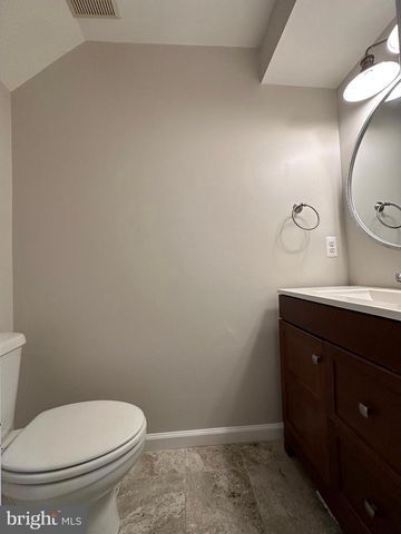 5700 MEDALLION CT, Alexandria, VA 22303