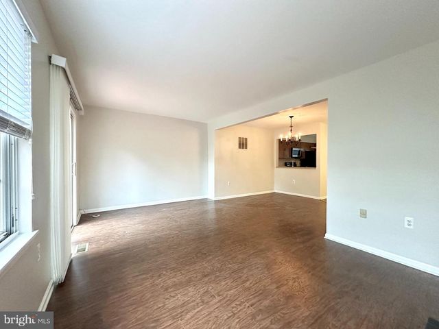 5700 MEDALLION CT, Alexandria, VA 22303