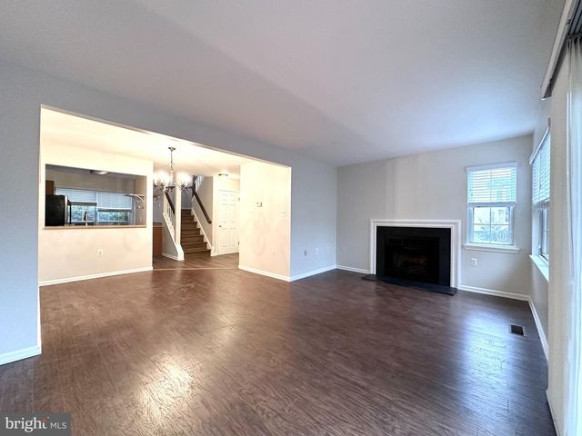 5700 MEDALLION CT, Alexandria, VA 22303