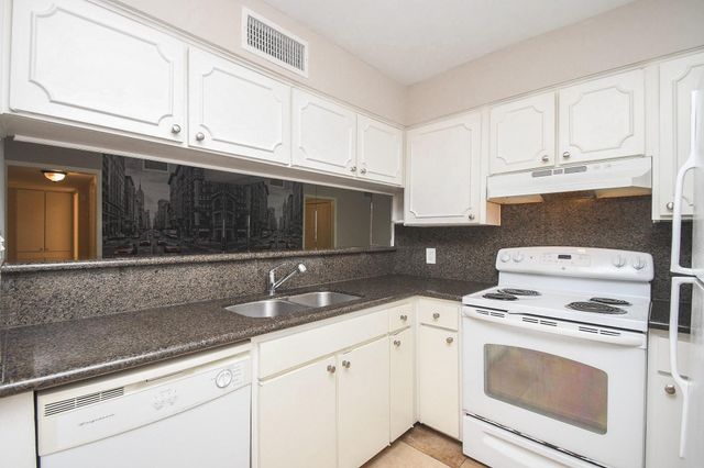 2585 Marilee Lane 2, Houston, TX 77057