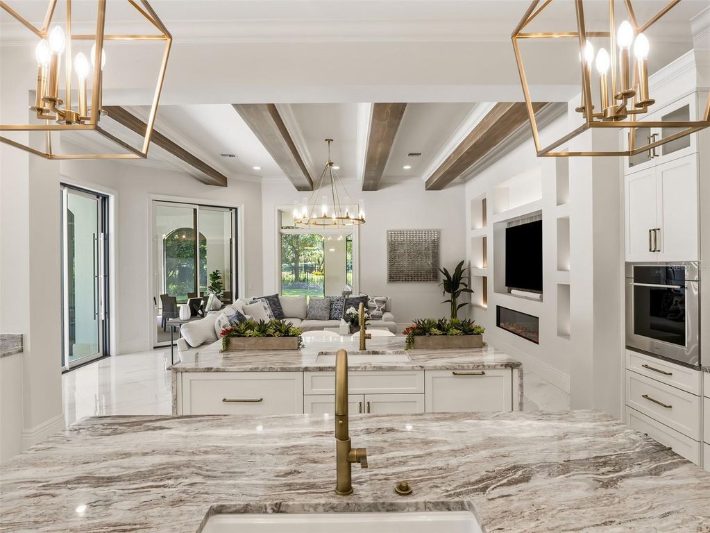 Image 16 of property listing at 9921 LAKE LOUISE DRIVE, Windermere, FL 34786