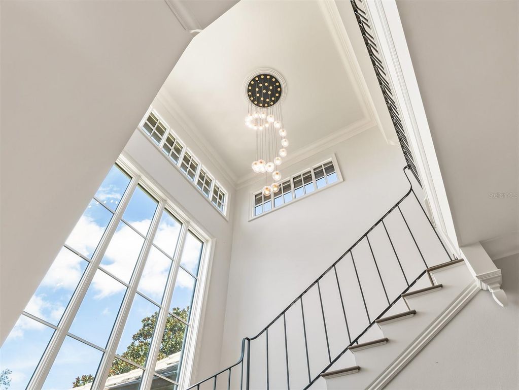 Image 21 of property listing at 9921 LAKE LOUISE DRIVE, Windermere, FL 34786