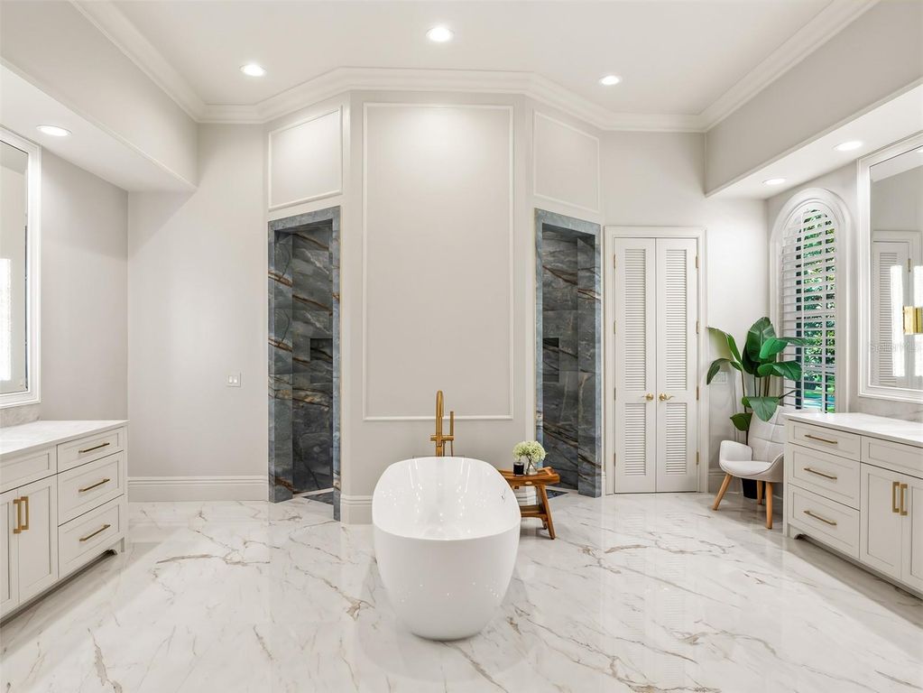 Image 23 of property listing at 9921 LAKE LOUISE DRIVE, Windermere, FL 34786