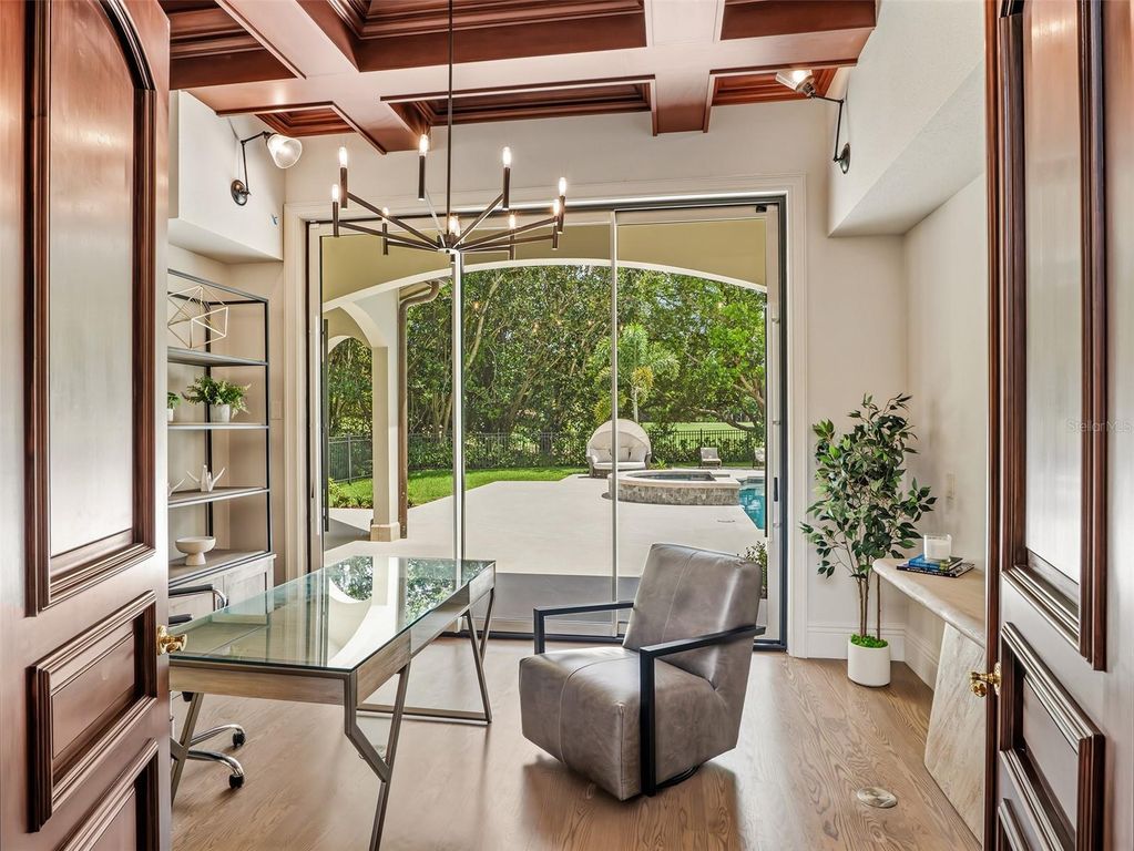 Image 28 of property listing at 9921 LAKE LOUISE DRIVE, Windermere, FL 34786
