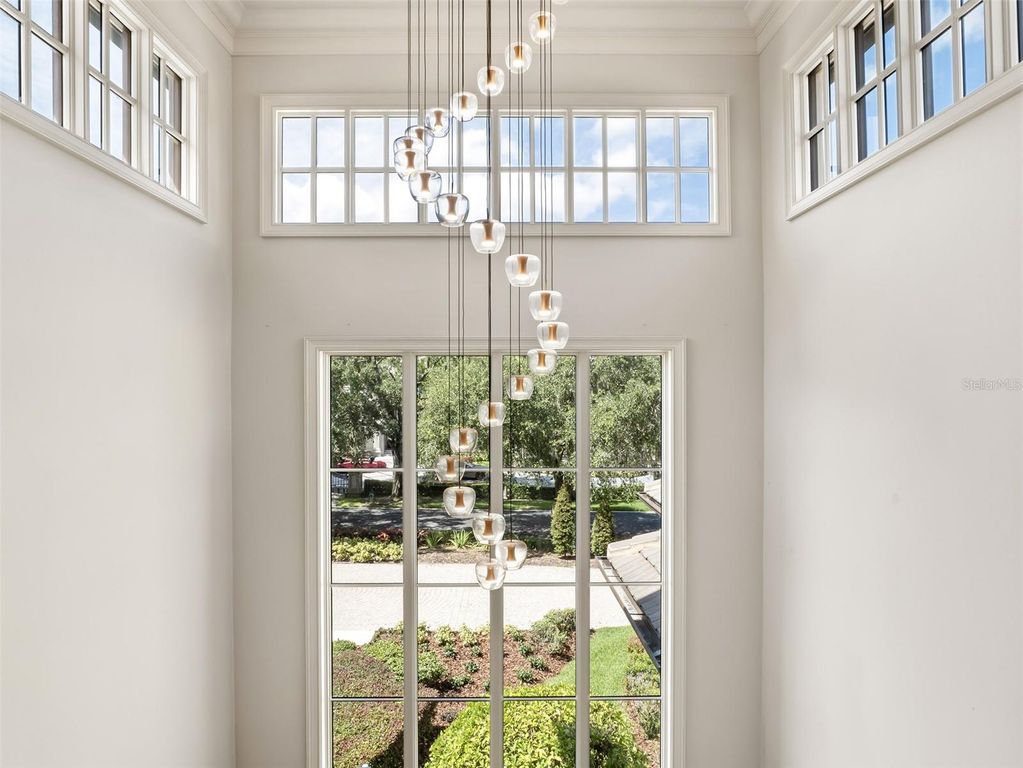 Image 29 of property listing at 9921 LAKE LOUISE DRIVE, Windermere, FL 34786