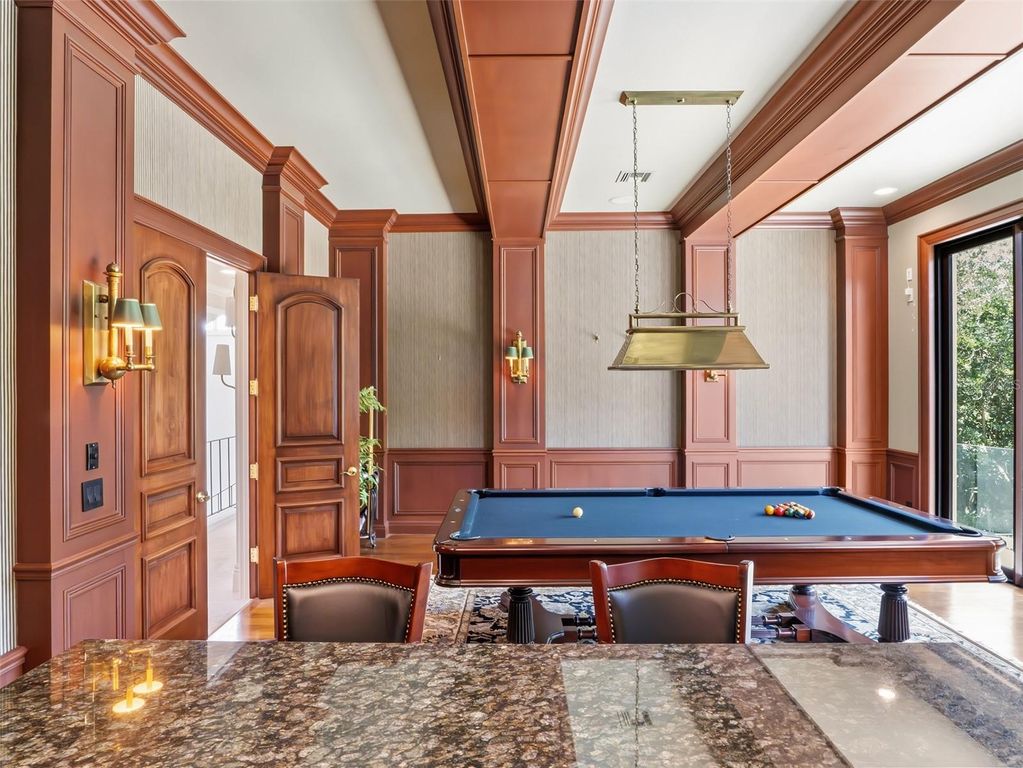 Image 32 of property listing at 9921 LAKE LOUISE DRIVE, Windermere, FL 34786