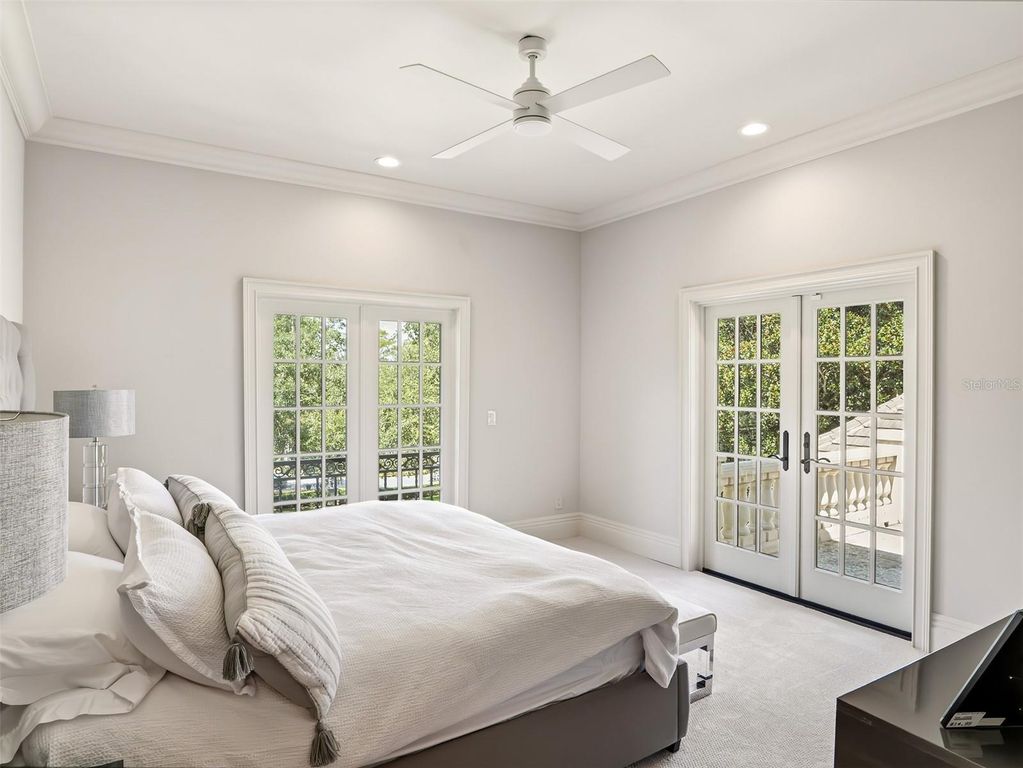Image 35 of property listing at 9921 LAKE LOUISE DRIVE, Windermere, FL 34786