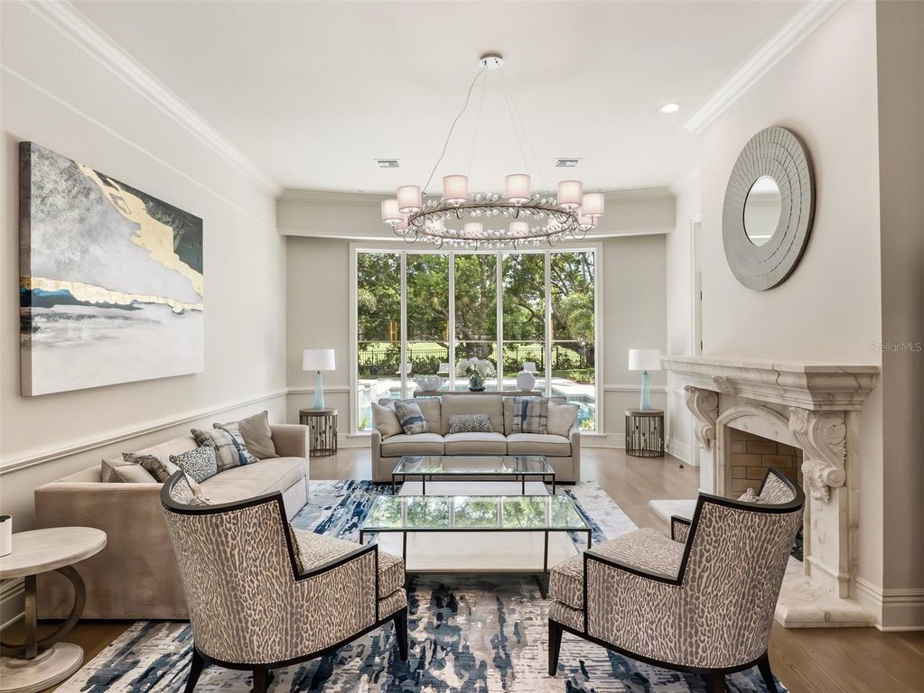 Image 5 of property listing at 9921 LAKE LOUISE DRIVE, Windermere, FL 34786