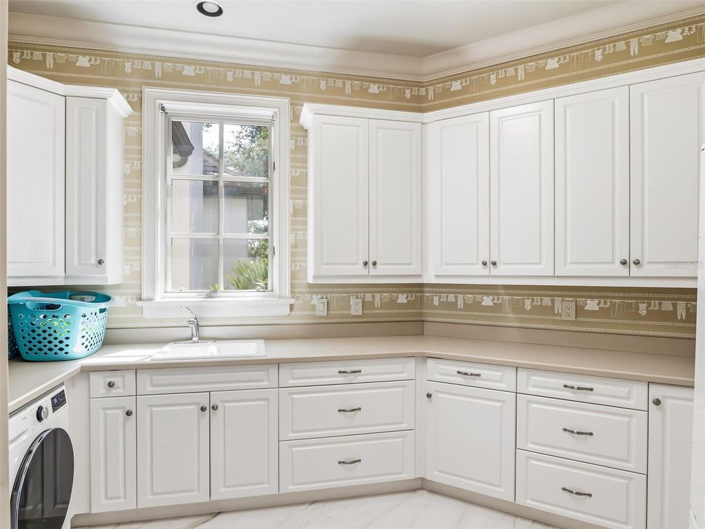 Image 42 of property listing at 9921 LAKE LOUISE DRIVE, Windermere, FL 34786