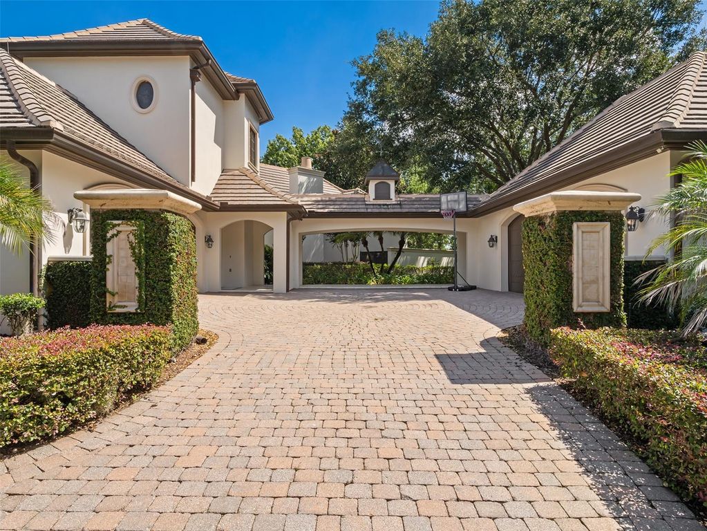 Image 48 of property listing at 9921 LAKE LOUISE DRIVE, Windermere, FL 34786