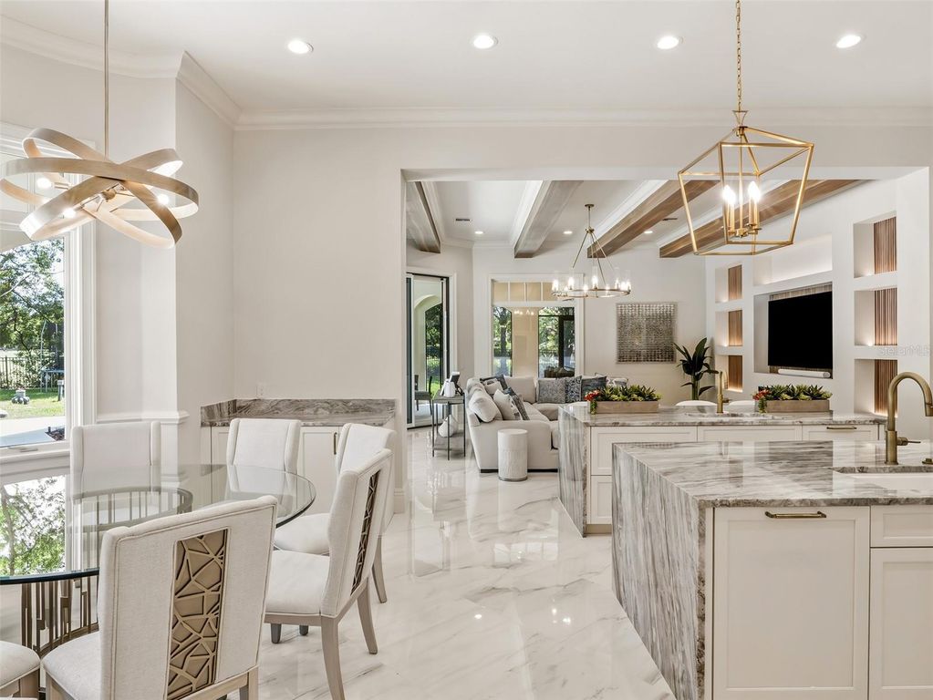 Image 7 of property listing at 9921 LAKE LOUISE DRIVE, Windermere, FL 34786