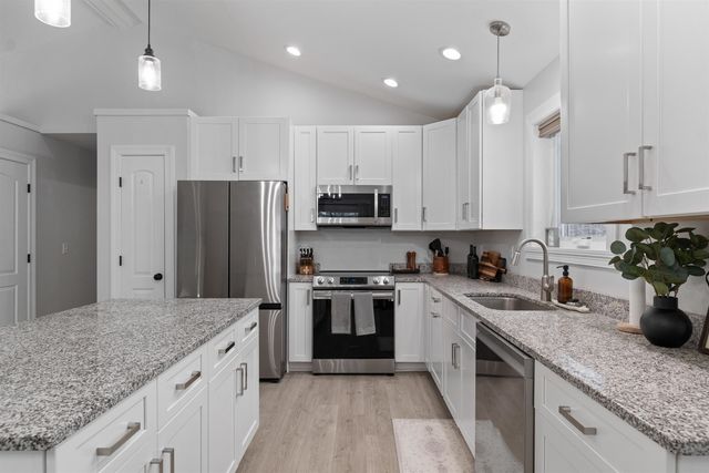 60 Apple Tree Road, Fairfax, VT 05454