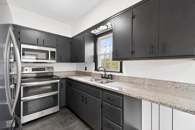 16107 7th Avenue NW, Andover, MN 55304