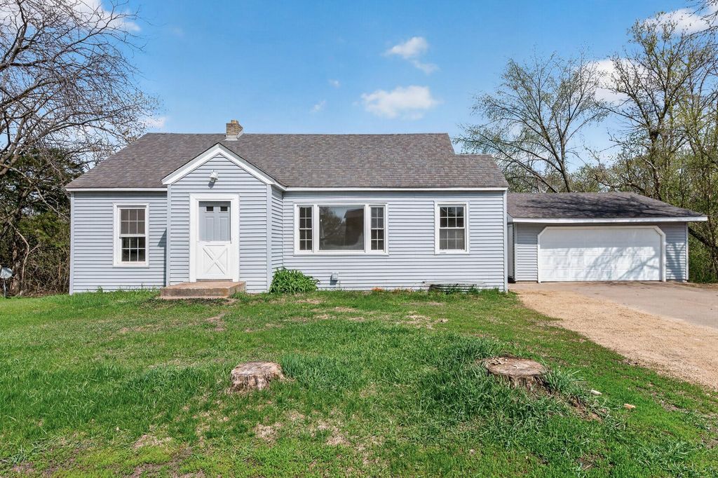 16107 7th Avenue NW, Andover, MN 55304