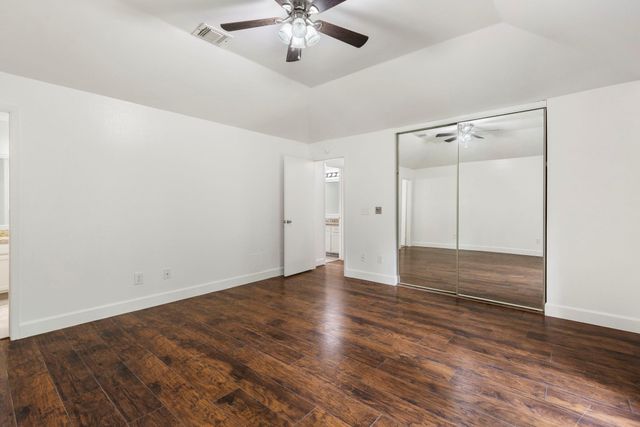 10 Rockridge Court, The Woodlands, TX 77381