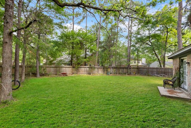 10 Rockridge Court, The Woodlands, TX 77381