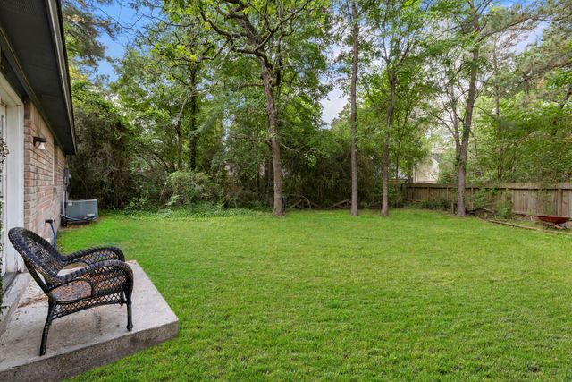 10 Rockridge Court, The Woodlands, TX 77381