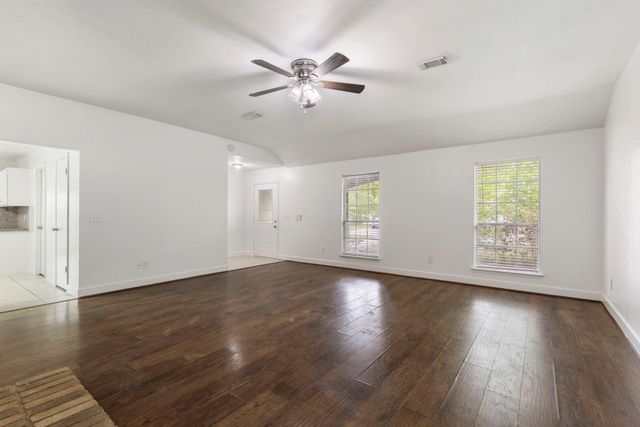 10 Rockridge Court, The Woodlands, TX 77381