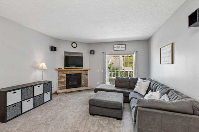 6727 Pine Crest Trail S, Cottage Grove, MN 55016