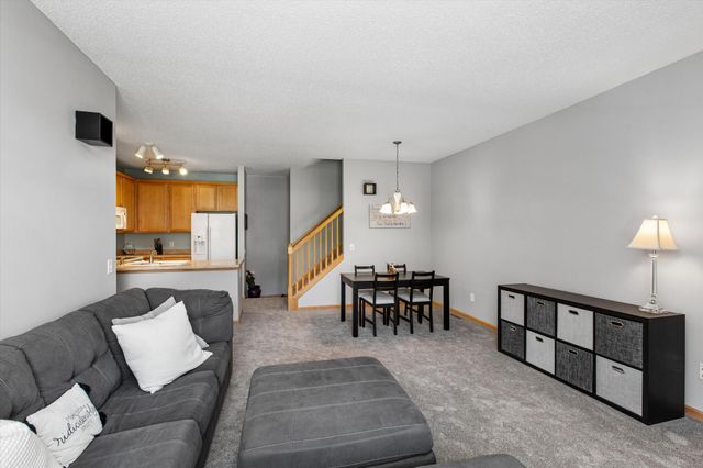 6727 Pine Crest Trail S, Cottage Grove, MN 55016