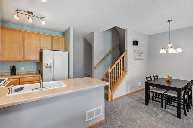 6727 Pine Crest Trail S, Cottage Grove, MN 55016