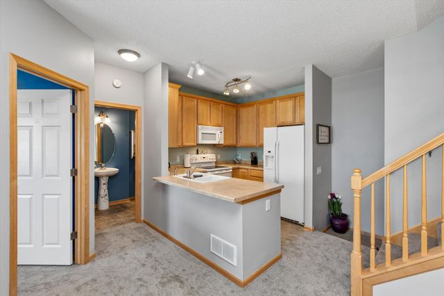 6727 Pine Crest Trail S, Cottage Grove, MN 55016