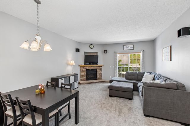 6727 Pine Crest Trail S, Cottage Grove, MN 55016