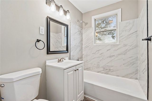 2215 Lehigh St, Swissvale, PA 15218