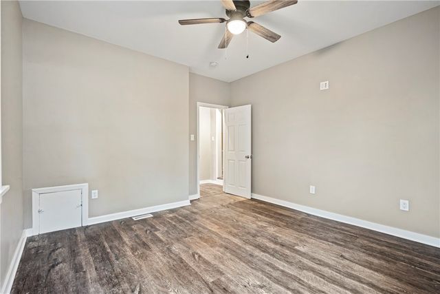 2215 Lehigh St, Swissvale, PA 15218