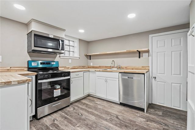 2215 Lehigh St, Swissvale, PA 15218