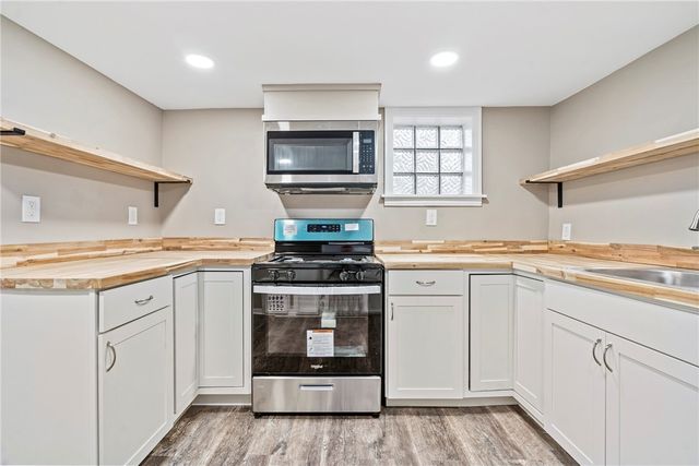 2215 Lehigh St, Swissvale, PA 15218