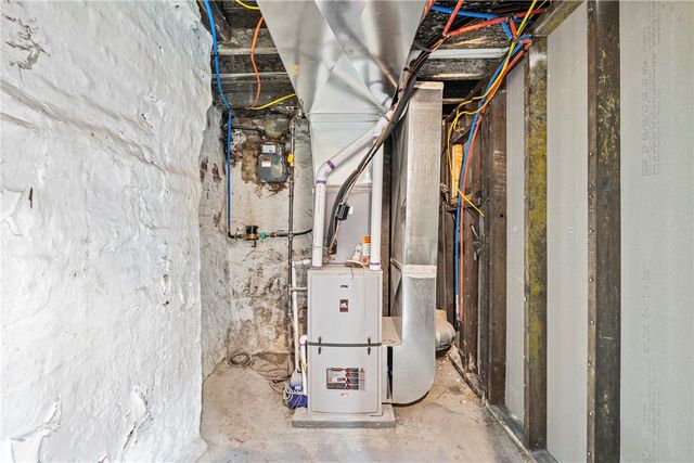 2215 Lehigh St, Swissvale, PA 15218