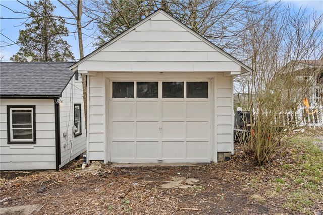 2215 Lehigh St, Swissvale, PA 15218