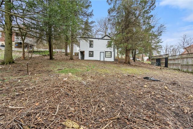 2215 Lehigh St, Swissvale, PA 15218