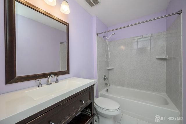21 Bailly Drive, Burlington Twp, NJ 08016