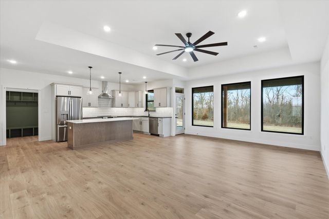 14086 N HAYDEN'S POINTE, Hallsville, MO 65255