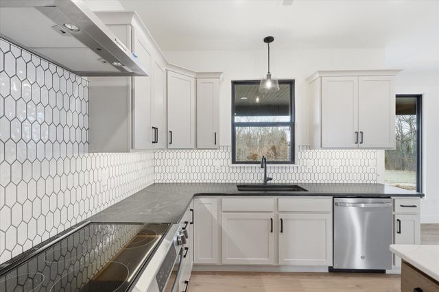 14086 N HAYDEN'S POINTE, Hallsville, MO 65255