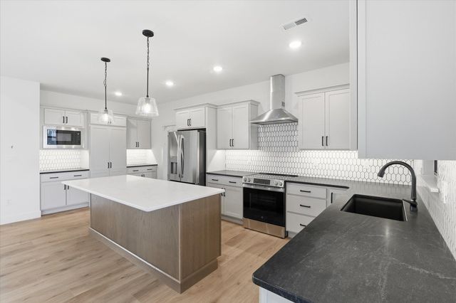 14086 N HAYDEN'S POINTE, Hallsville, MO 65255