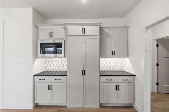 14086 N HAYDEN'S POINTE, Hallsville, MO 65255