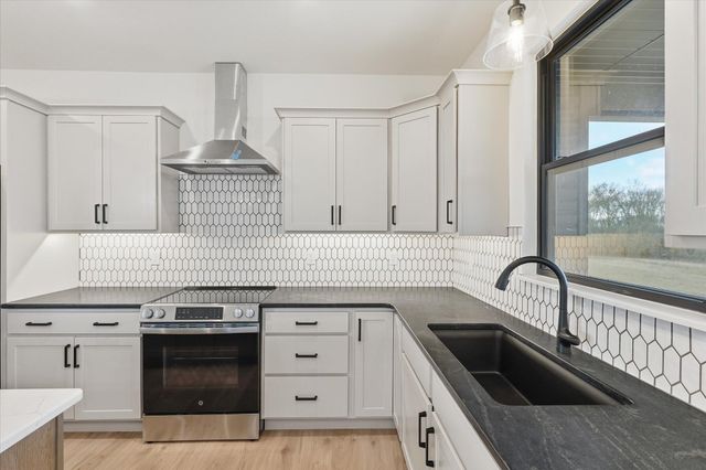 14086 N HAYDEN'S POINTE, Hallsville, MO 65255