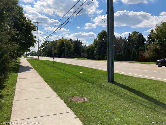 000 Dequindre Road, Sterling Heights, MI 48314