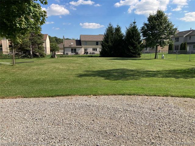 000 Dequindre Road, Sterling Heights, MI 48314