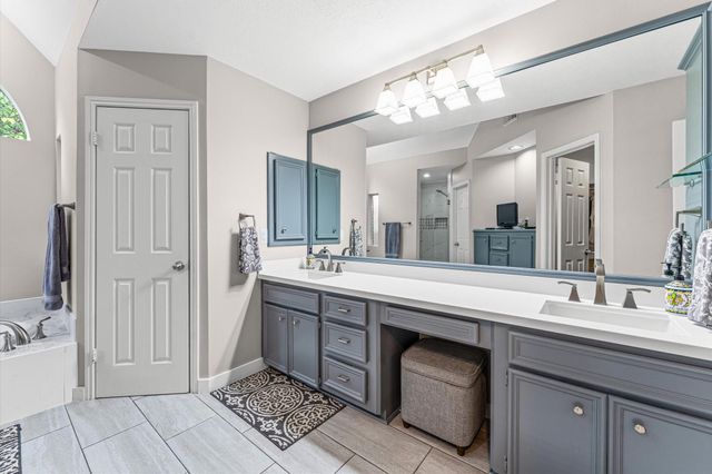 1703 S Medio River Circle, Sugar Land, TX 77478
