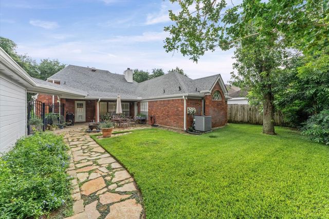 1703 S Medio River Circle, Sugar Land, TX 77478