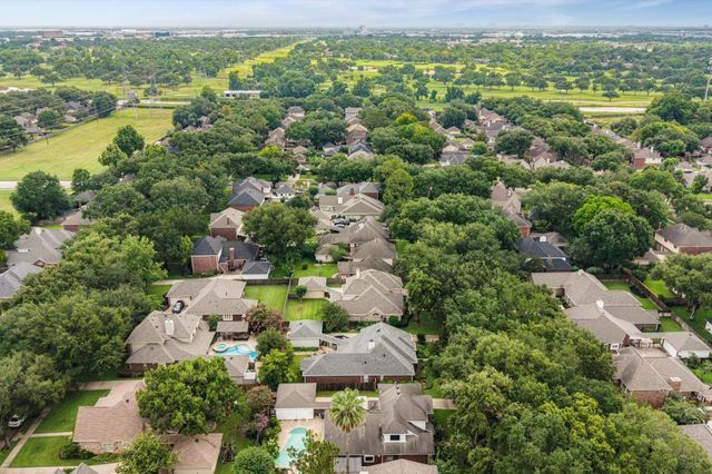 1703 S Medio River Circle, Sugar Land, TX 77478