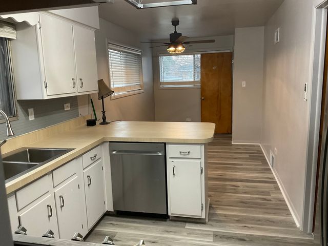 2206 W 81st Place, Chicago, IL 60620