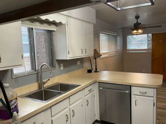 2206 W 81st Place, Chicago, IL 60620